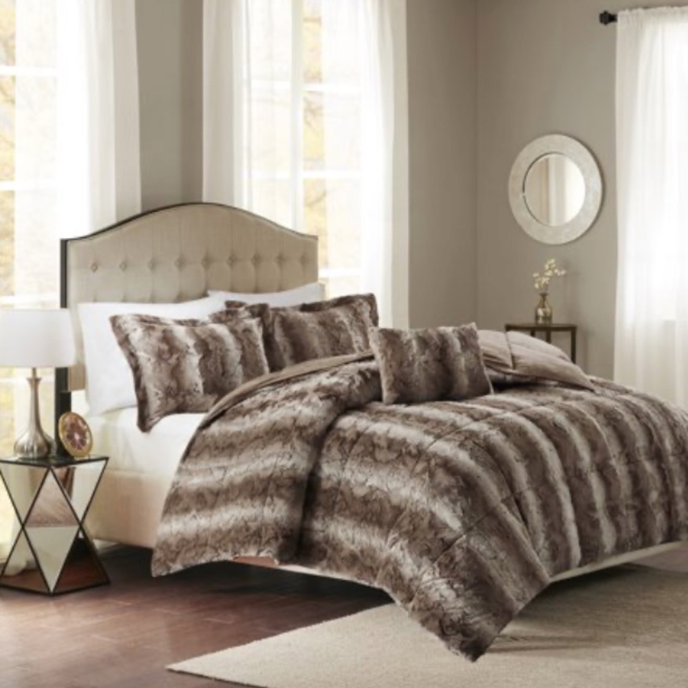 Madison Park Zuri Faux Fur Comforter Set - Chocolate -NWT